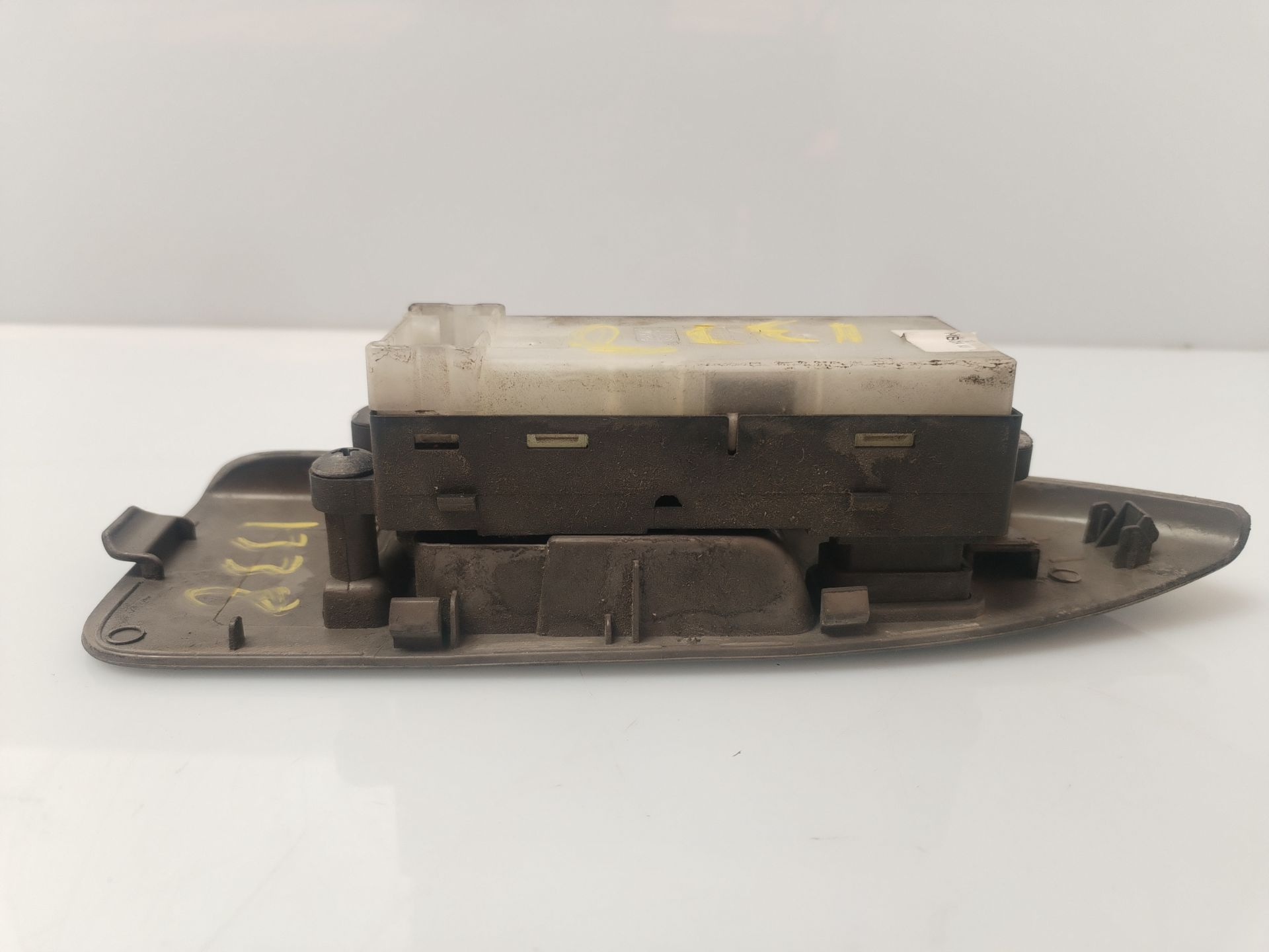 MANDO ELEVALUNAS DELANTERO IZQUIERDO 133535