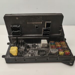 CAJA RELES / FUSIBLES 134577