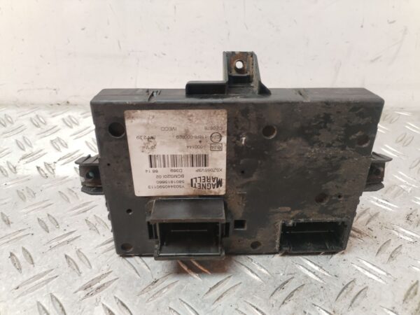 CAJA RELES / FUSIBLES 132072
