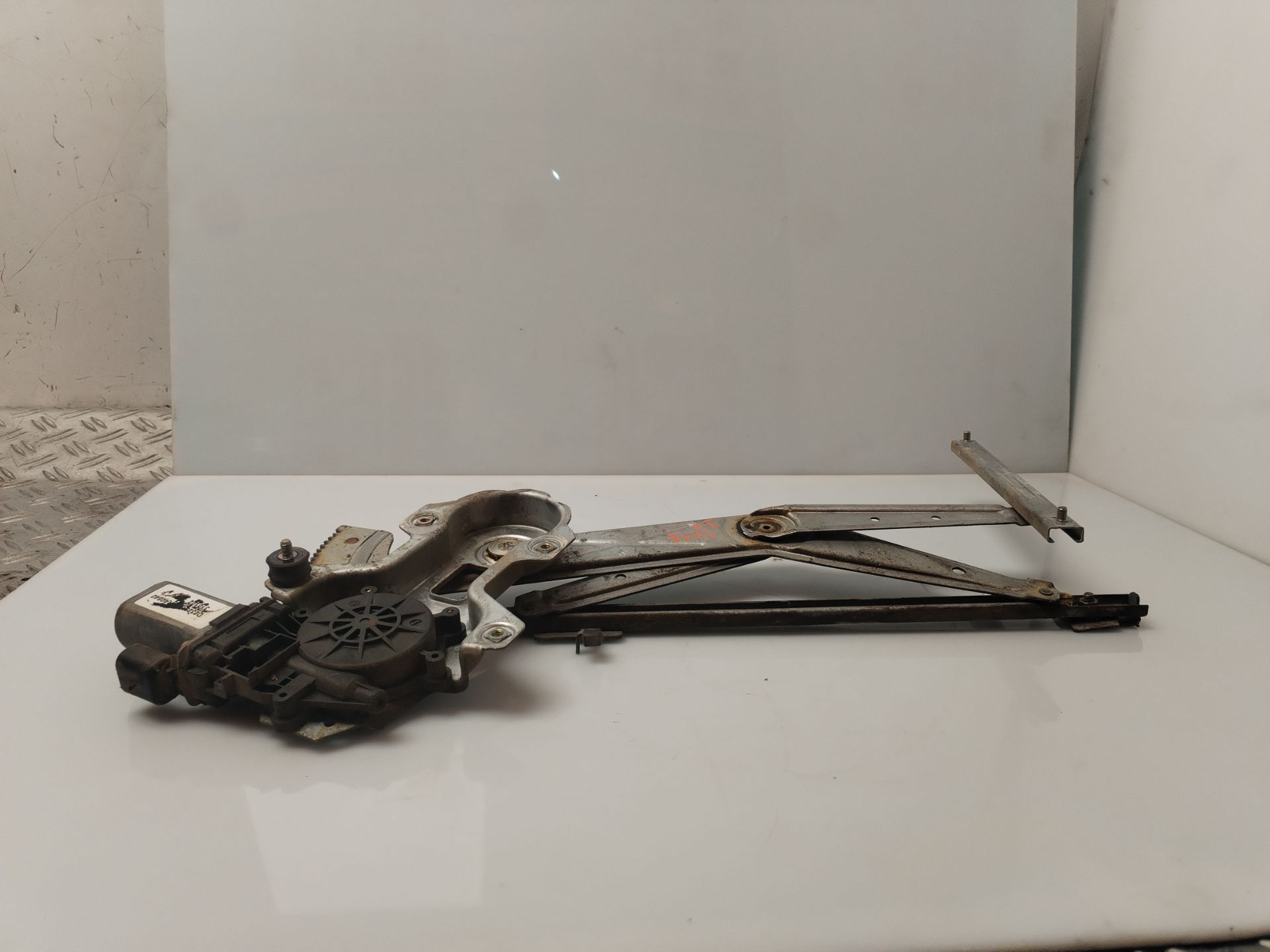 ELEVALUNAS DELANTERO IZQUIERDO 134248