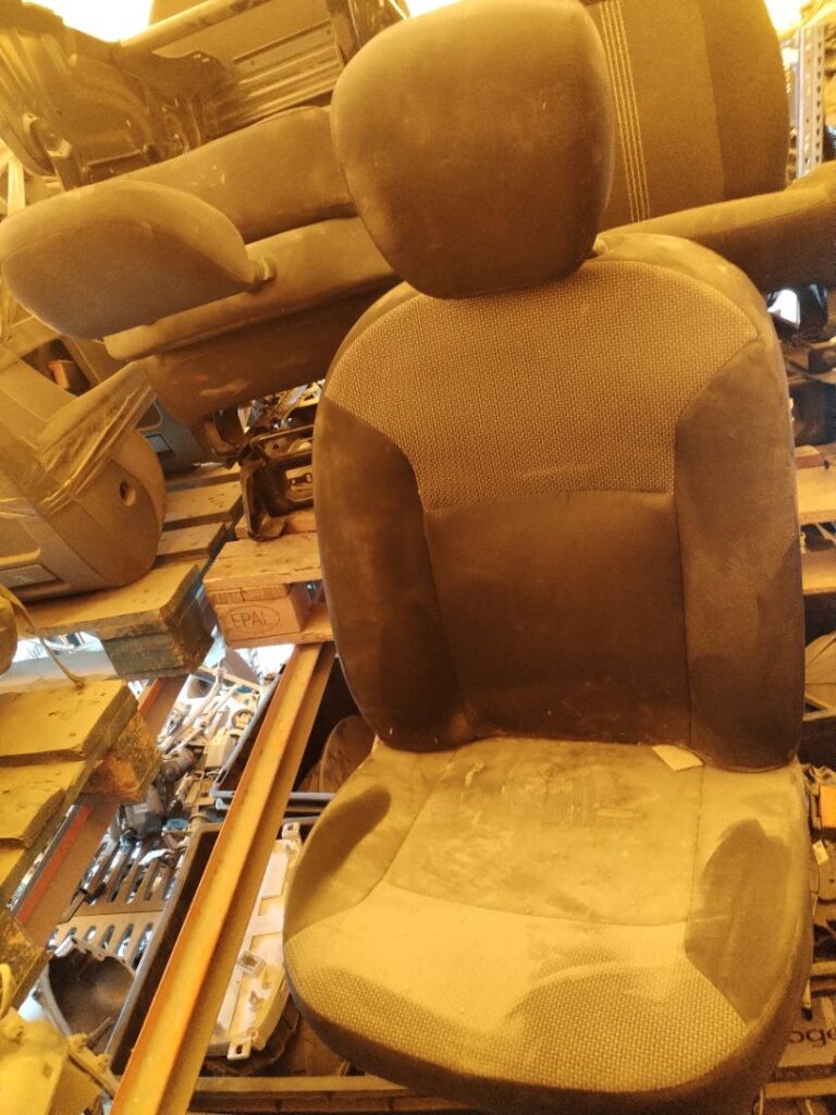 ASIENTO DELANTERO DERECHO 132675