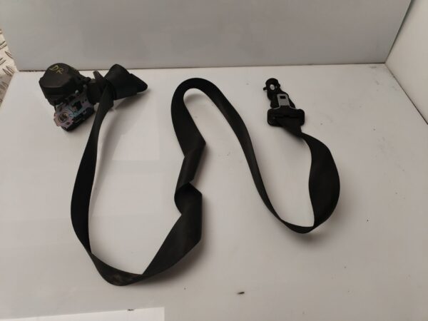 CINTURON SEGURIDAD DELANTERO DERECHO 133676
