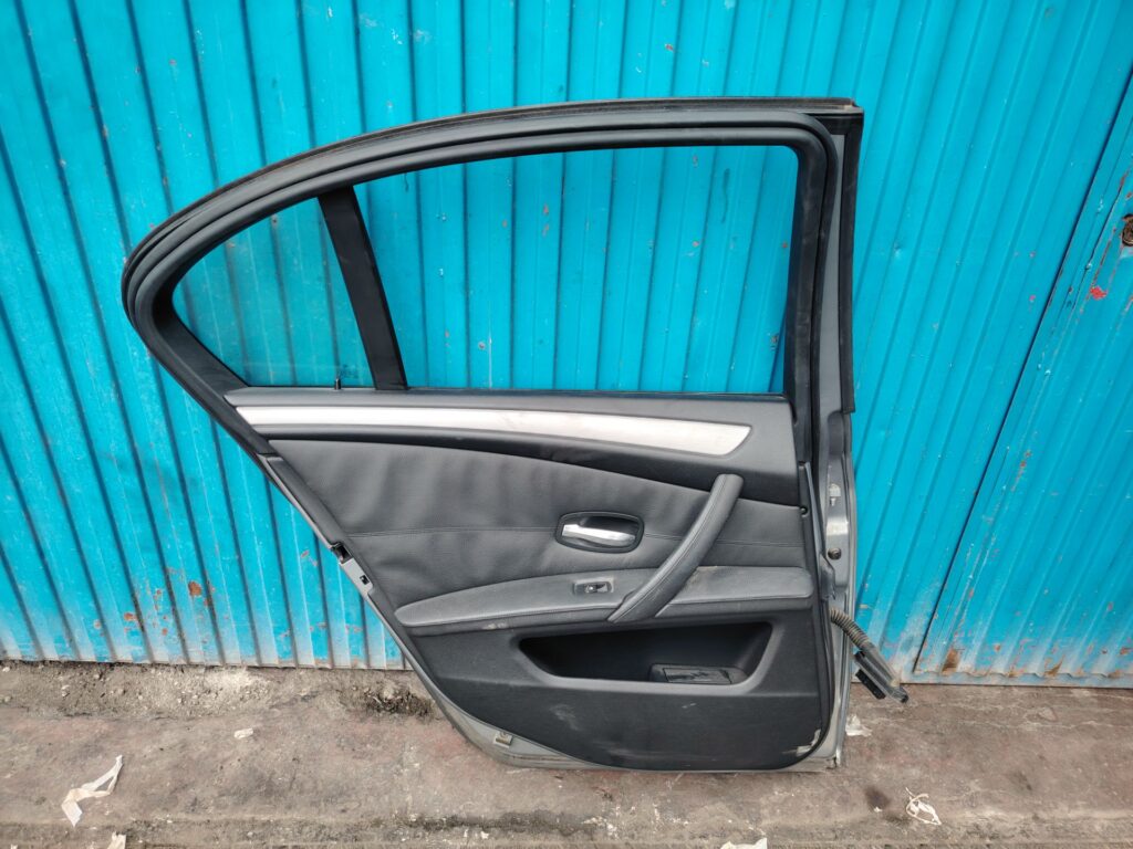 PUERTA TRASERA IZQUIERDA 134382
