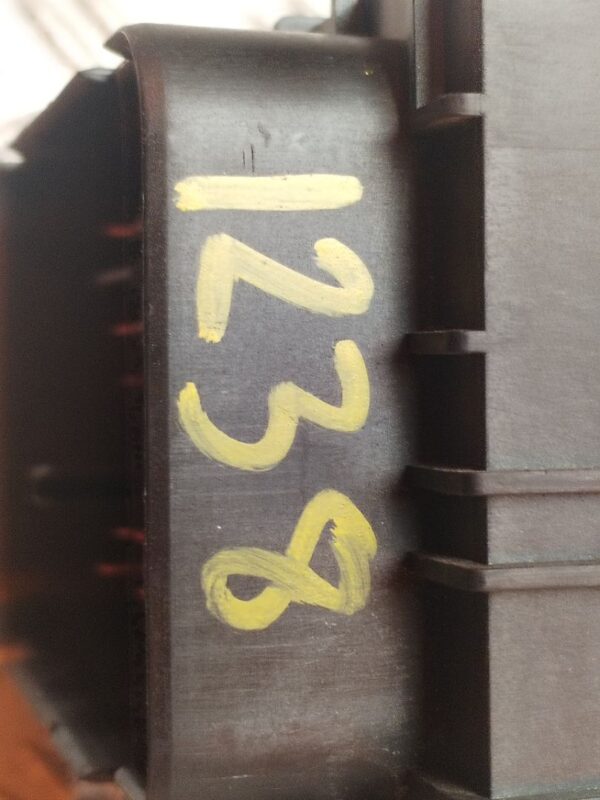 CAJA RELES / FUSIBLES 133145