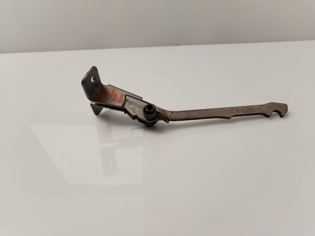 RETENEDOR PUERTA 133360