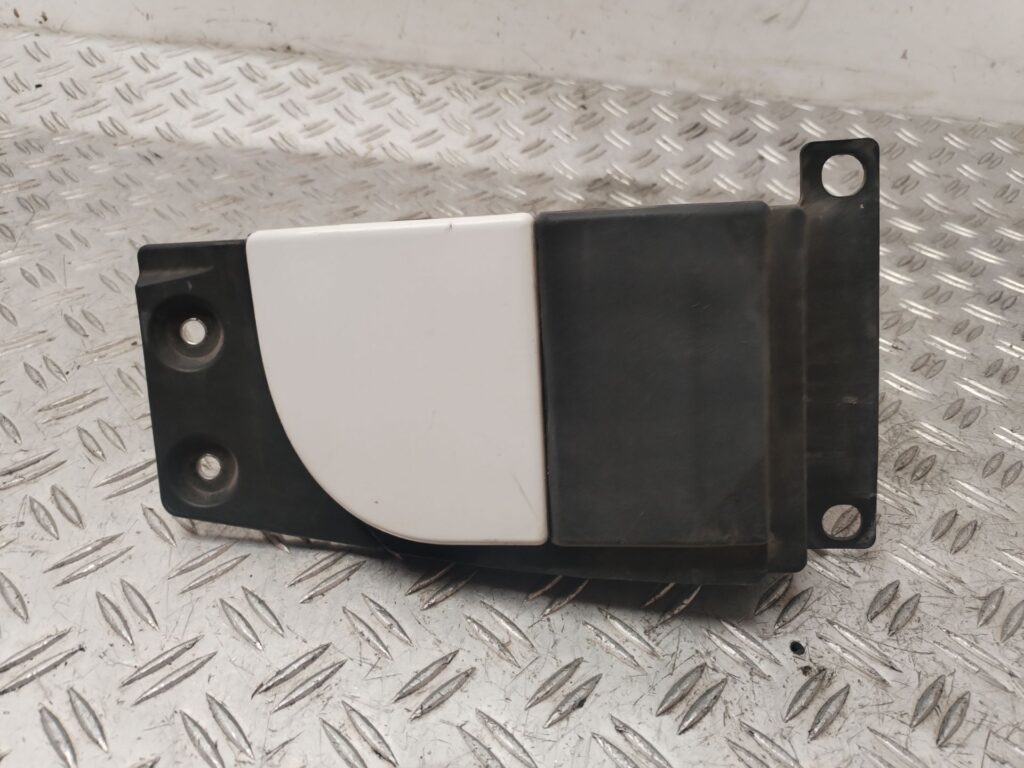 TAPA EXTERIOR COMBUSTIBLE 132925