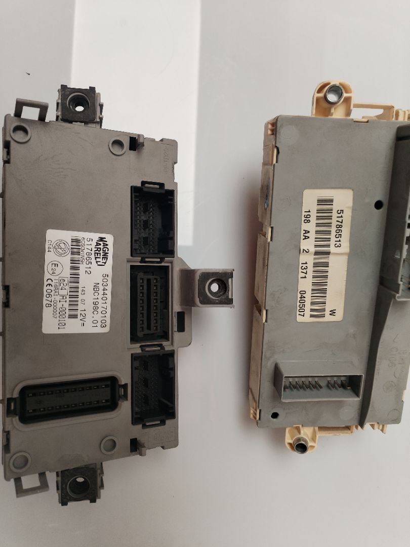 CAJA RELES / FUSIBLES 133154