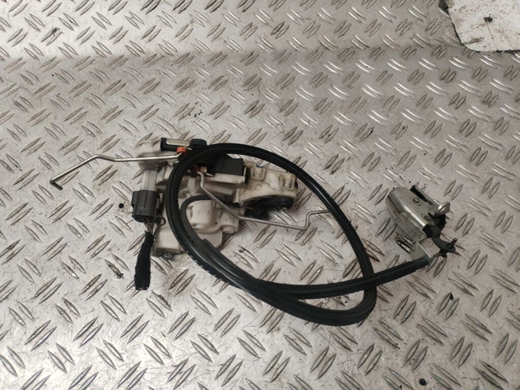 CERRADURA MALETERO / PORTON 132641