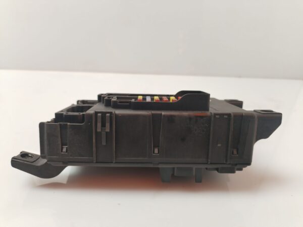 CAJA RELES / FUSIBLES 133519