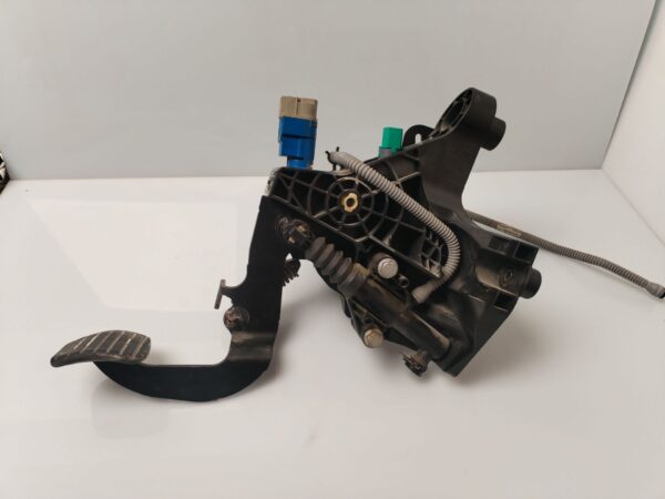 PEDAL EMBRAGUE 133422