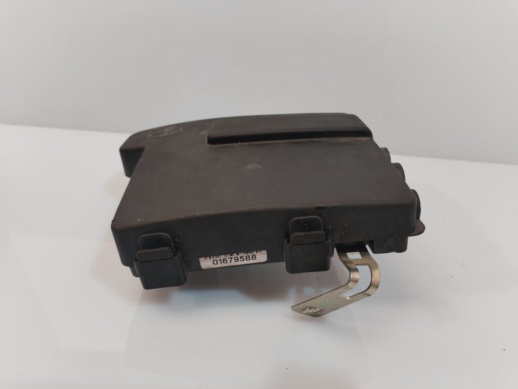 CAJA RELES / FUSIBLES 132980