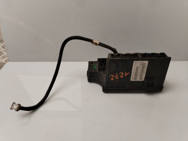 CAJA RELES / FUSIBLES 133120
