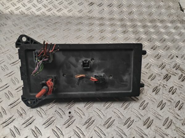 CAJA RELES / FUSIBLES 132695