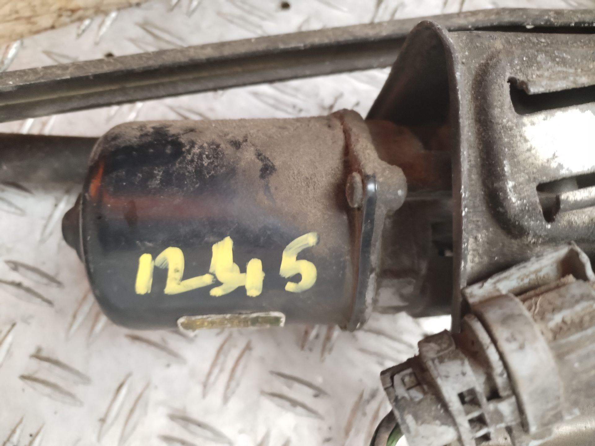 MOTOR LIMPIA DELANTERO 134404