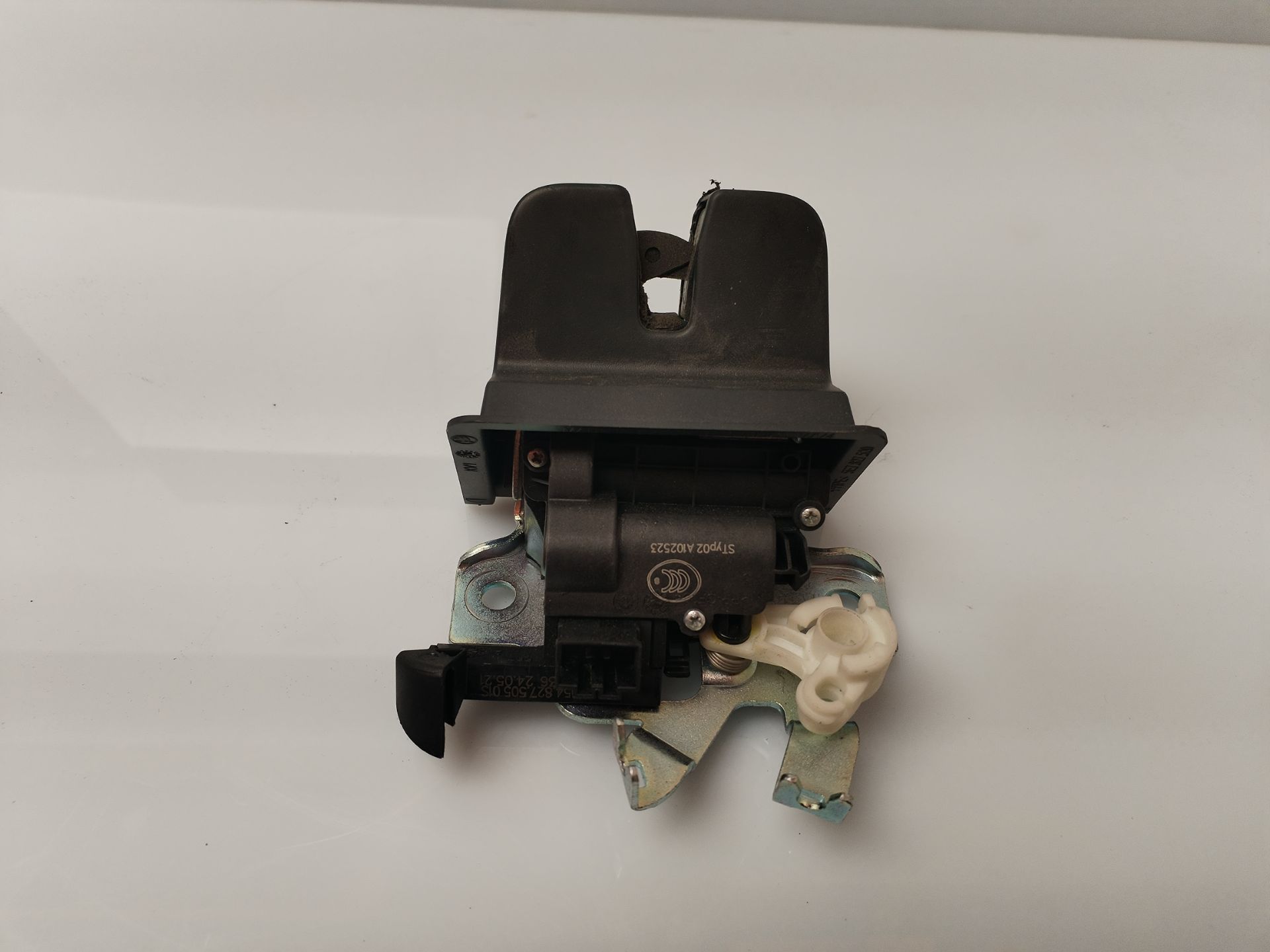 CERRADURA MALETERO / PORTON 133098