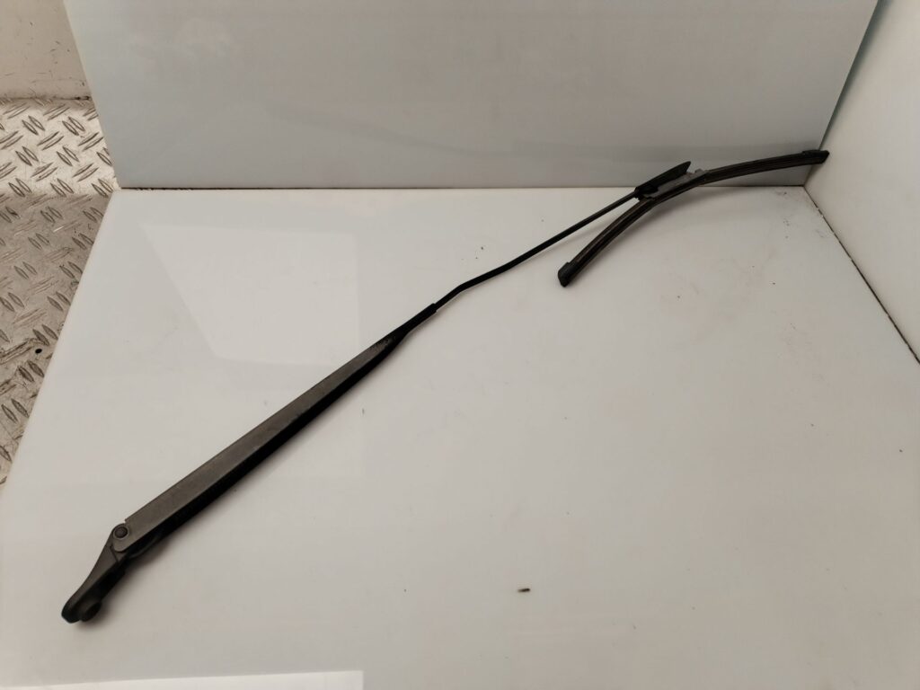BRAZO LIMPIA DELANTERO IZQUIERDO 133712
