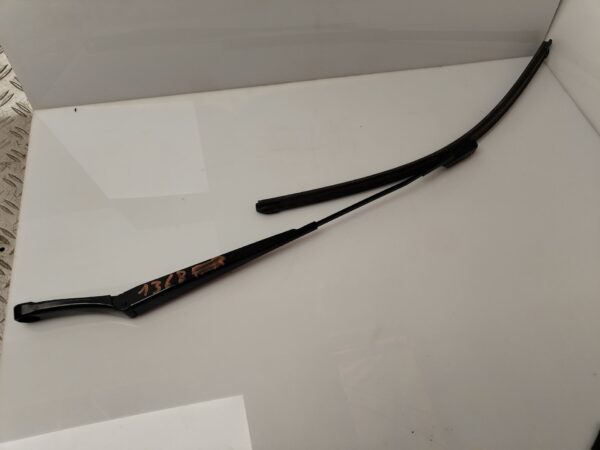 BRAZO LIMPIA DELANTERO IZQUIERDO 133653