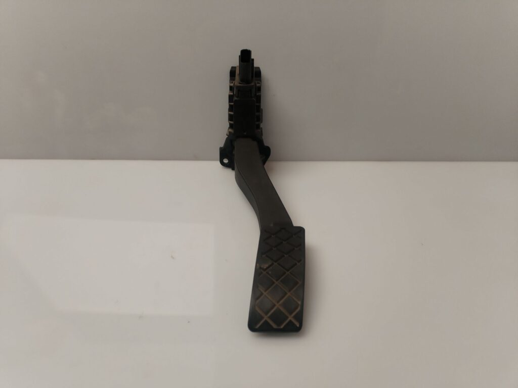 PEDAL ACELERADOR 133170