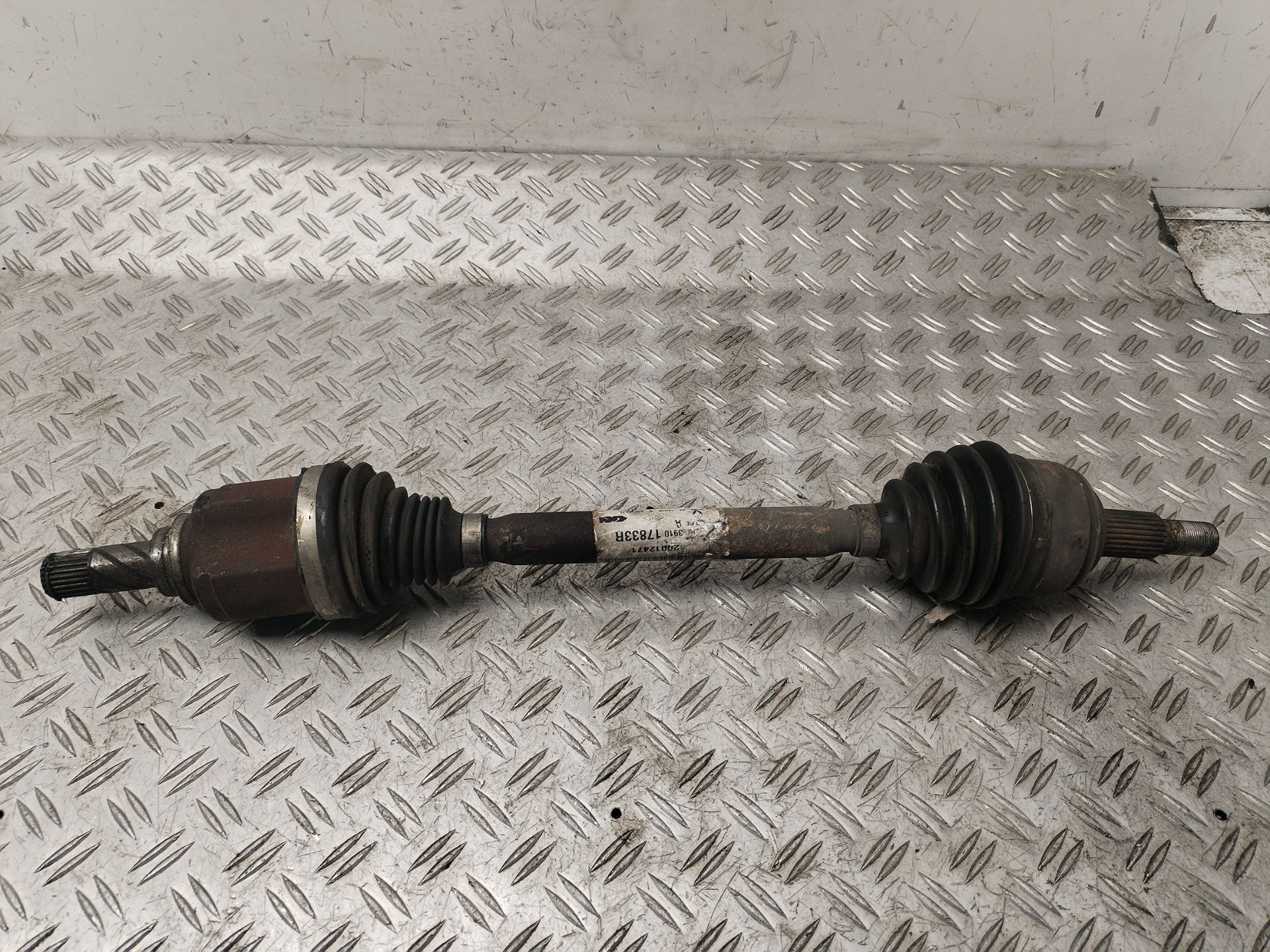 TRANSMISION DELANTERA IZQUIERDA 134170