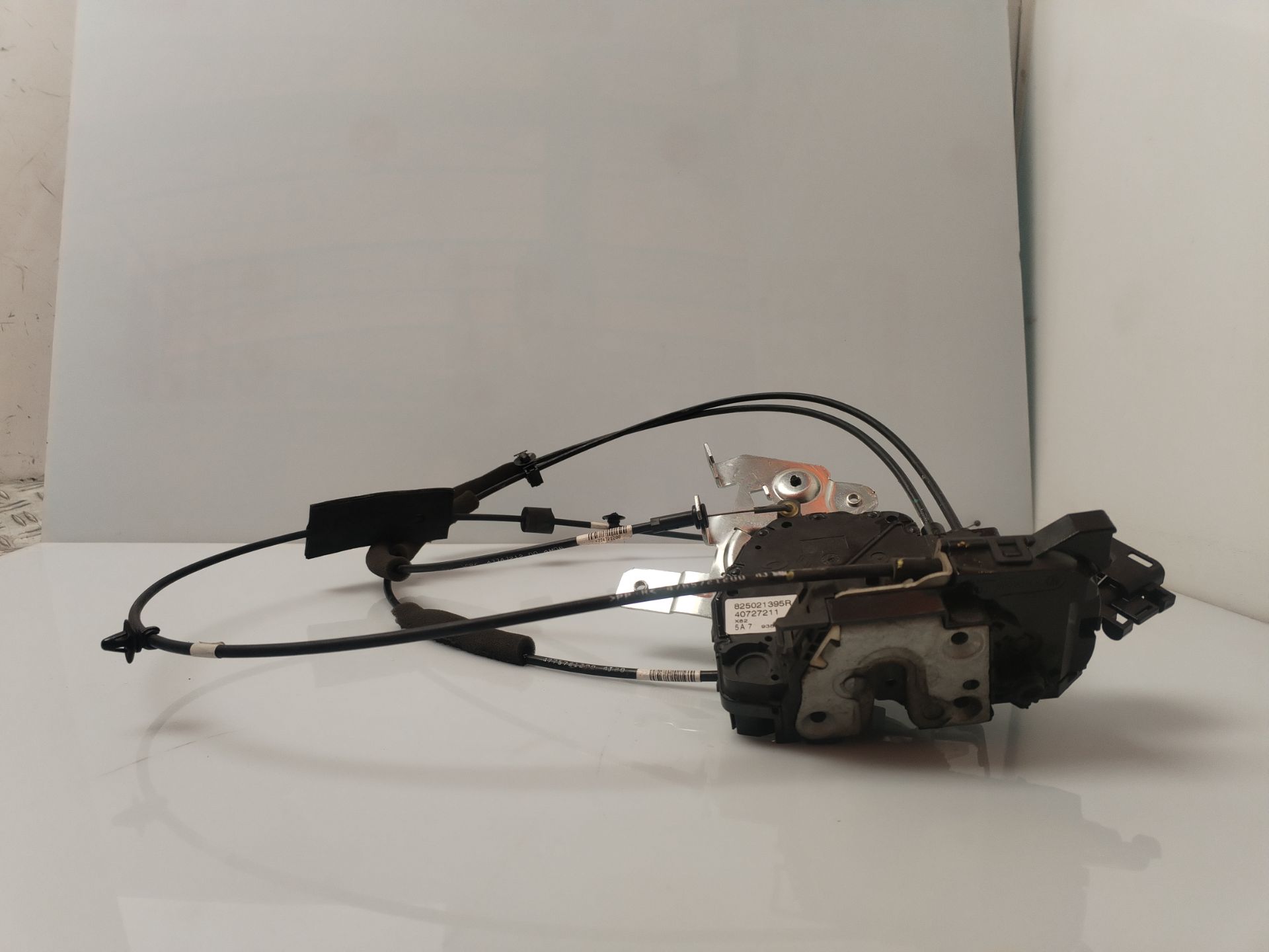 CERRADURA PUERTA LATERAL DERECHA 133740