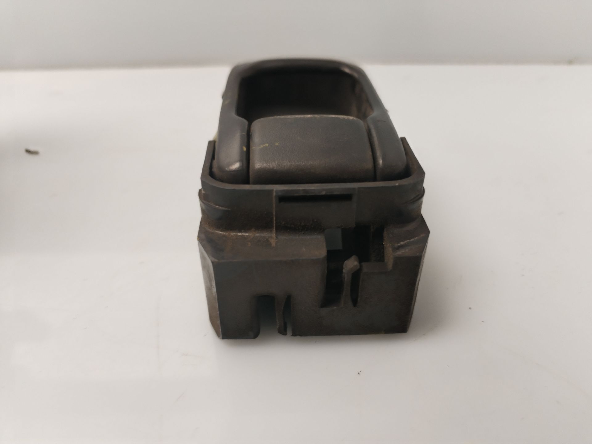 MANETA INTERIOR DELANTERA DERECHA 133617