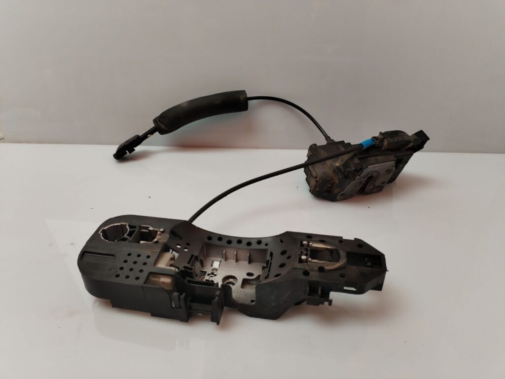 CERRADURA PUERTA DELANTERA DERECHA 133034