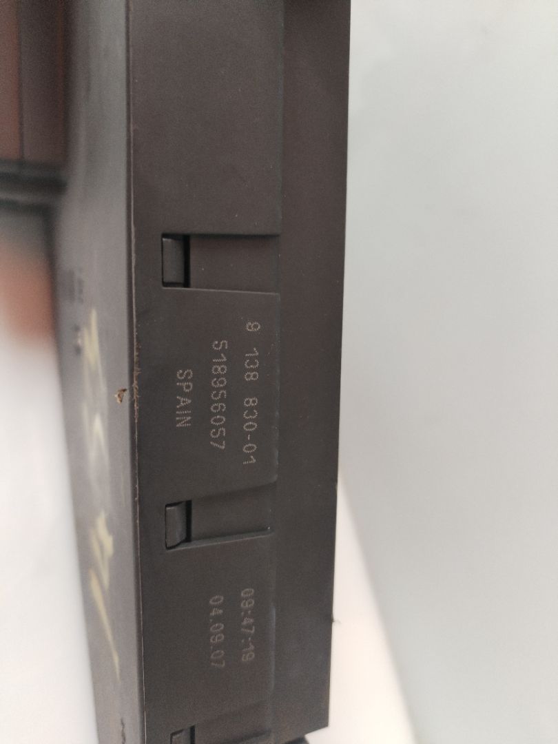 CAJA RELES / FUSIBLES 134258