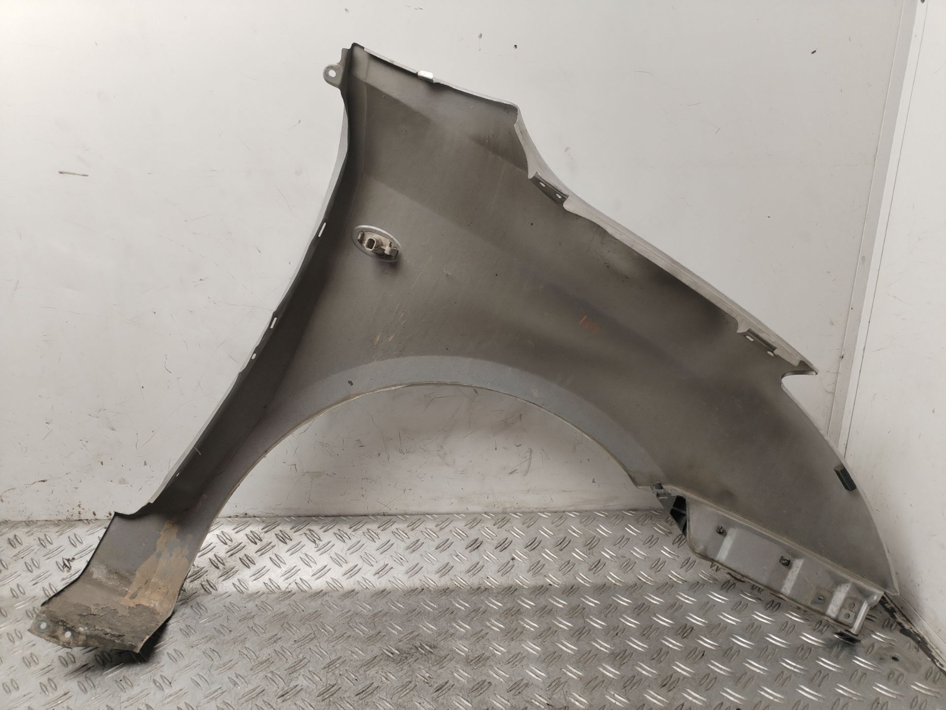 ALETA DELANTERA IZQUIERDA 133507