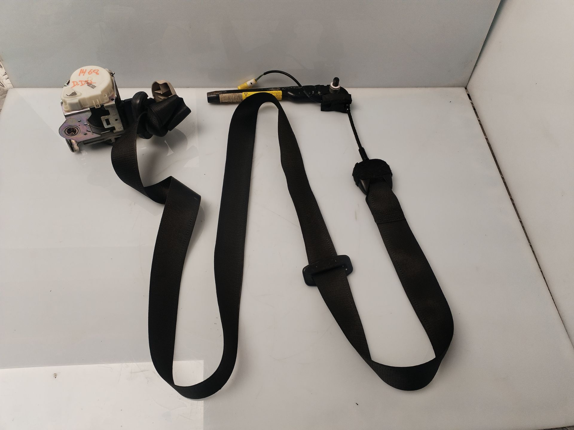 CINTURON SEGURIDAD DELANTERO DERECHO 134368