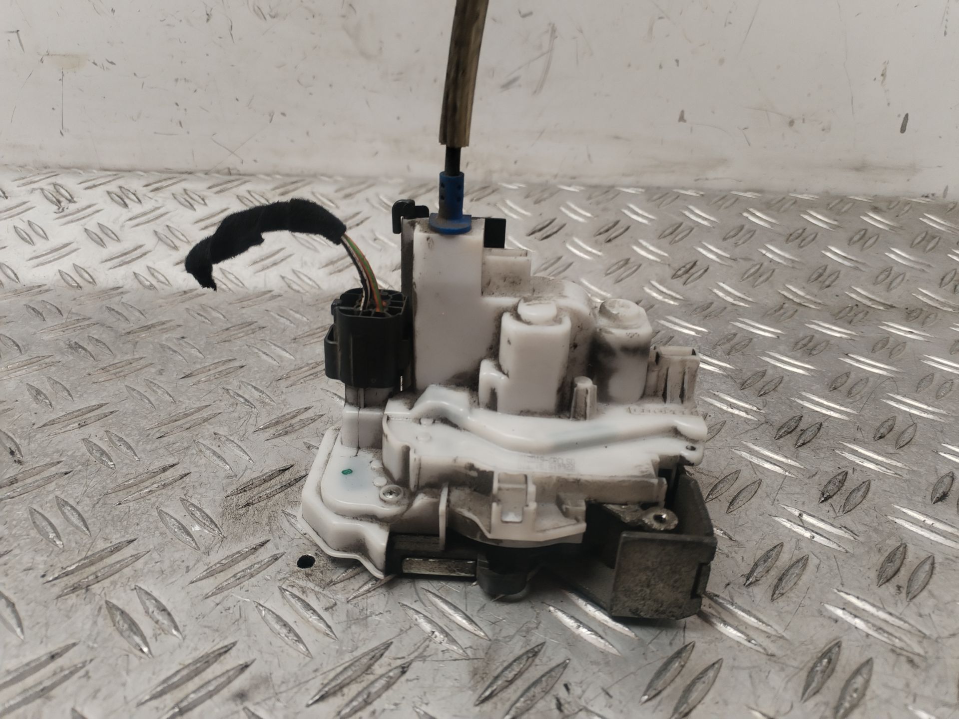 CERRADURA PUERTA DELANTERA DERECHA 132621