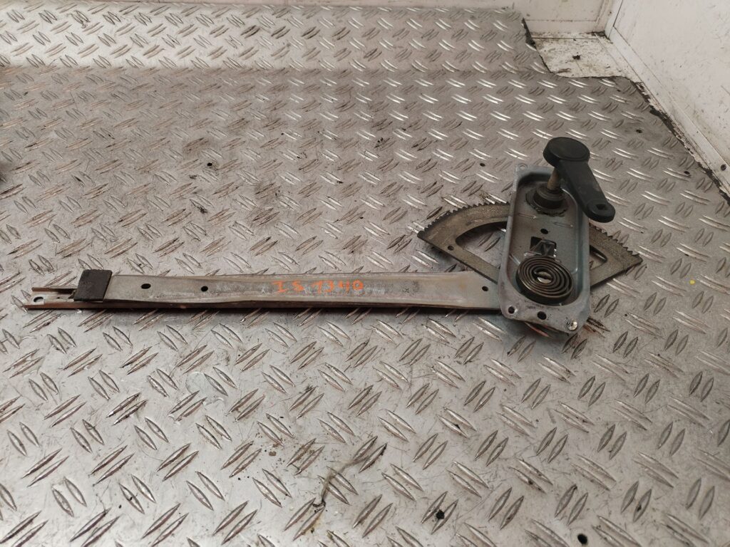 ELEVALUNAS DELANTERO IZQUIERDO 132659