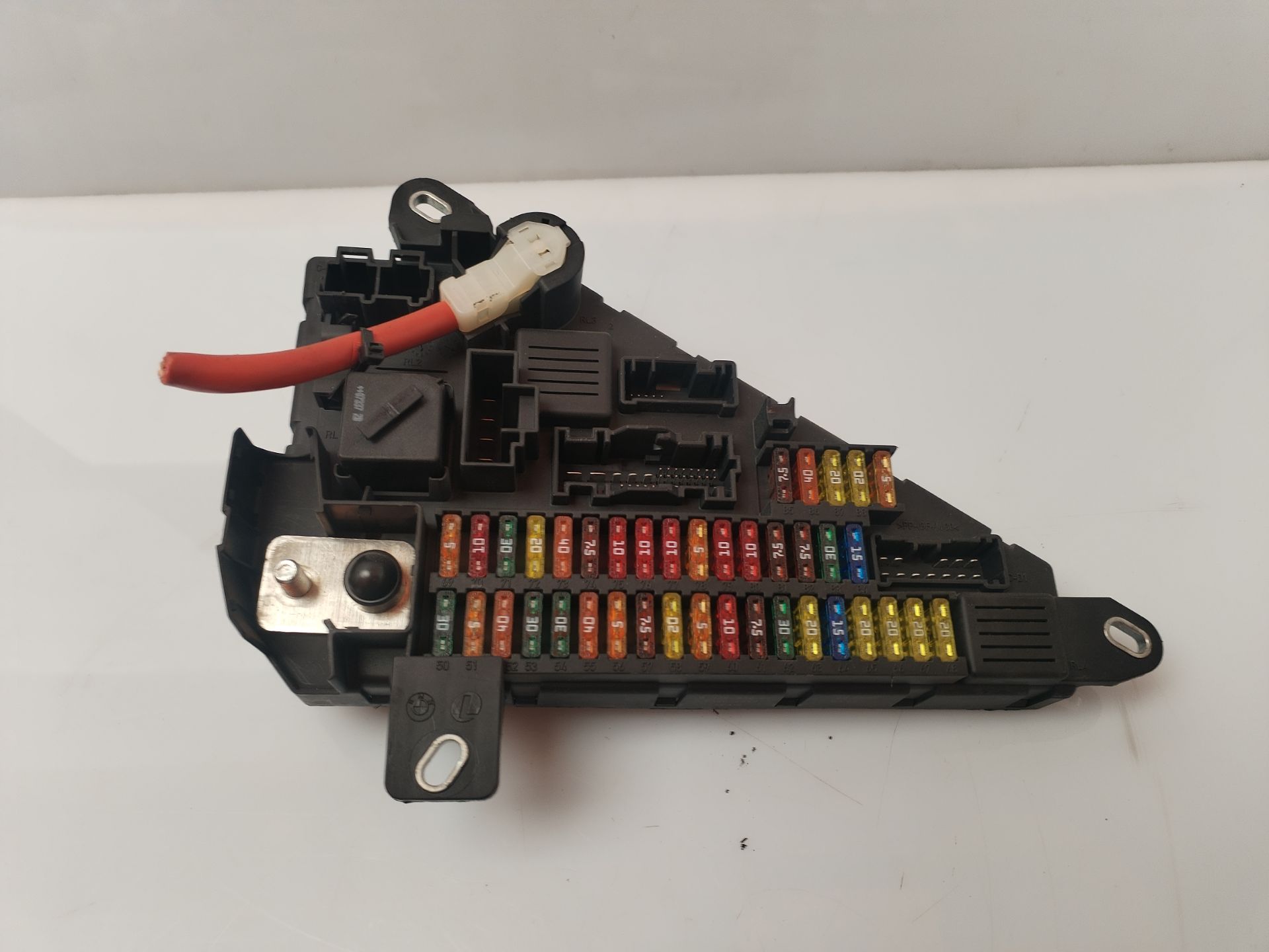 CAJA RELES / FUSIBLES 134258