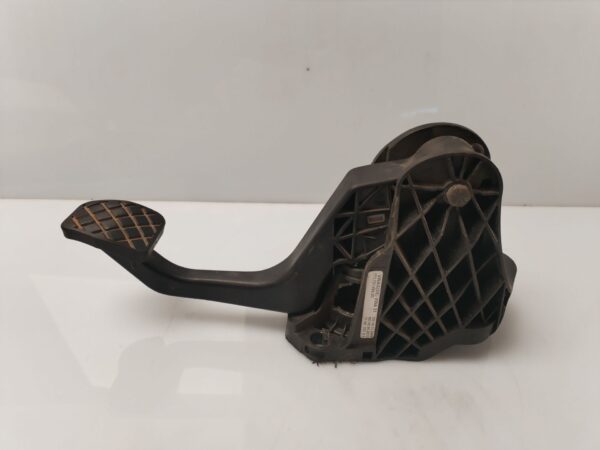 PEDAL EMBRAGUE 133594