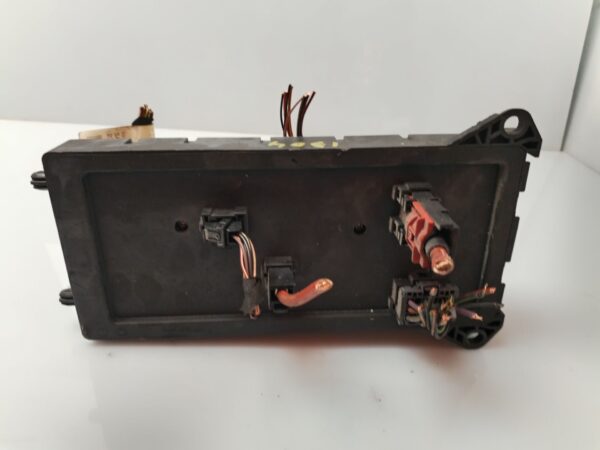 CAJA RELES / FUSIBLES 133812