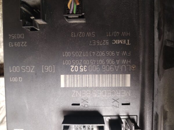 CAJA RELES / FUSIBLES 132695
