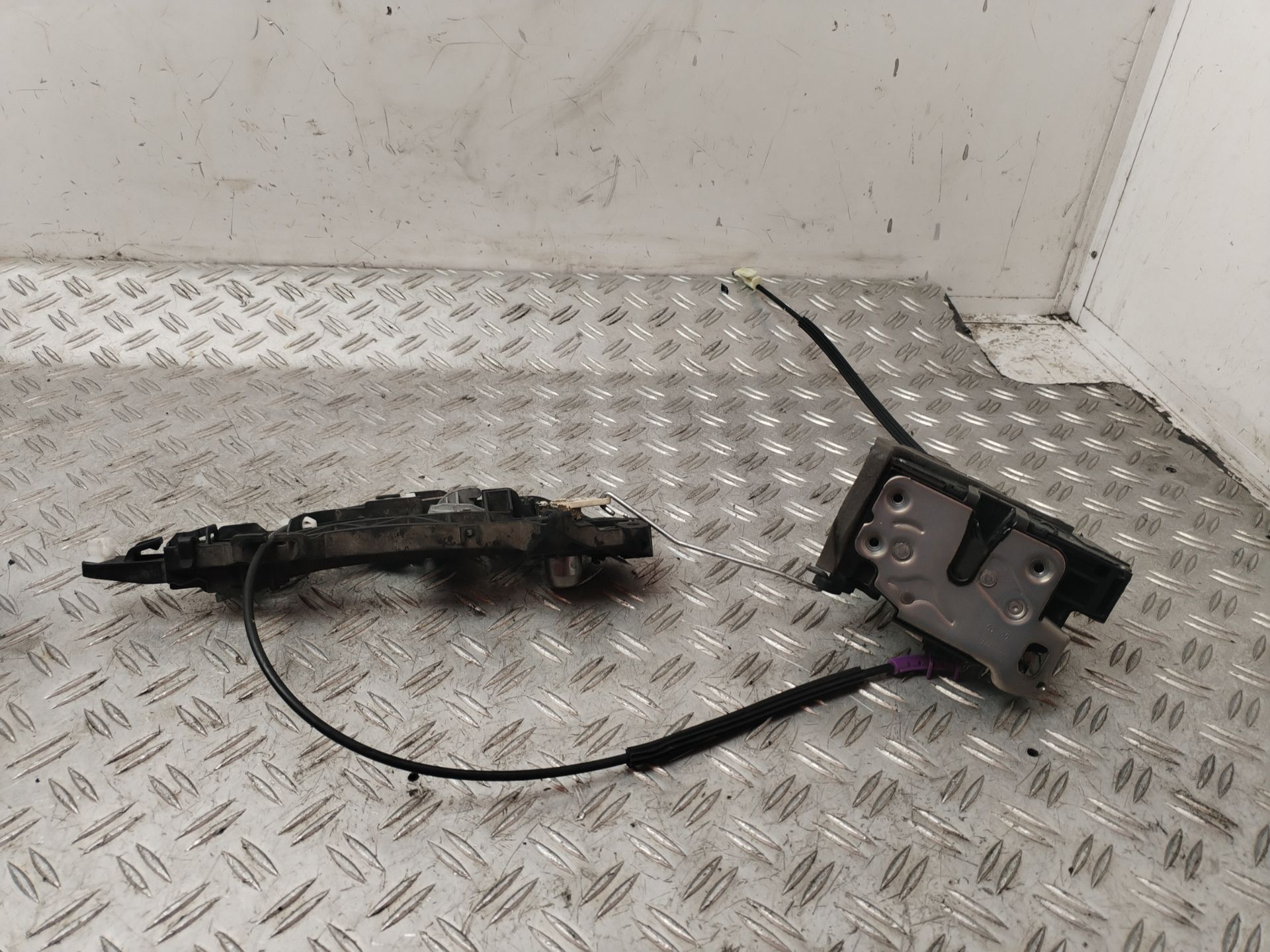 CERRADURA PUERTA DELANTERA IZQUIERDA 132712