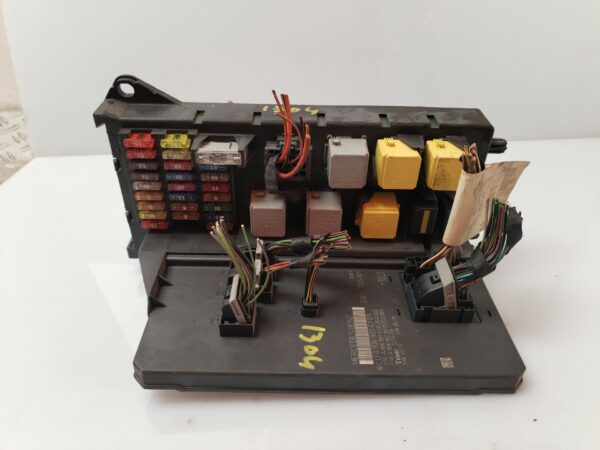 CAJA RELES / FUSIBLES 133812