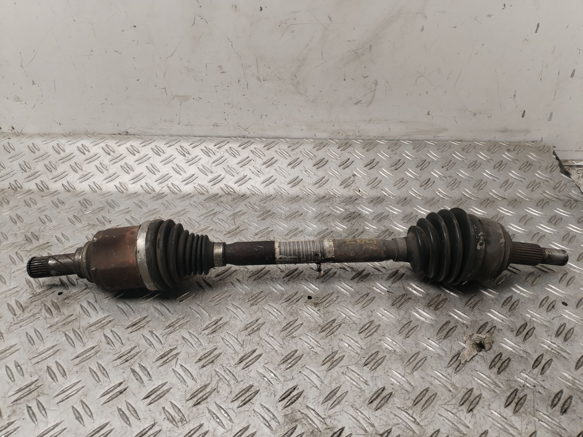 TRANSMISION DELANTERA IZQUIERDA 134170