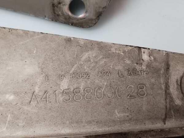 BISAGRA CAPO DERECHA 134020
