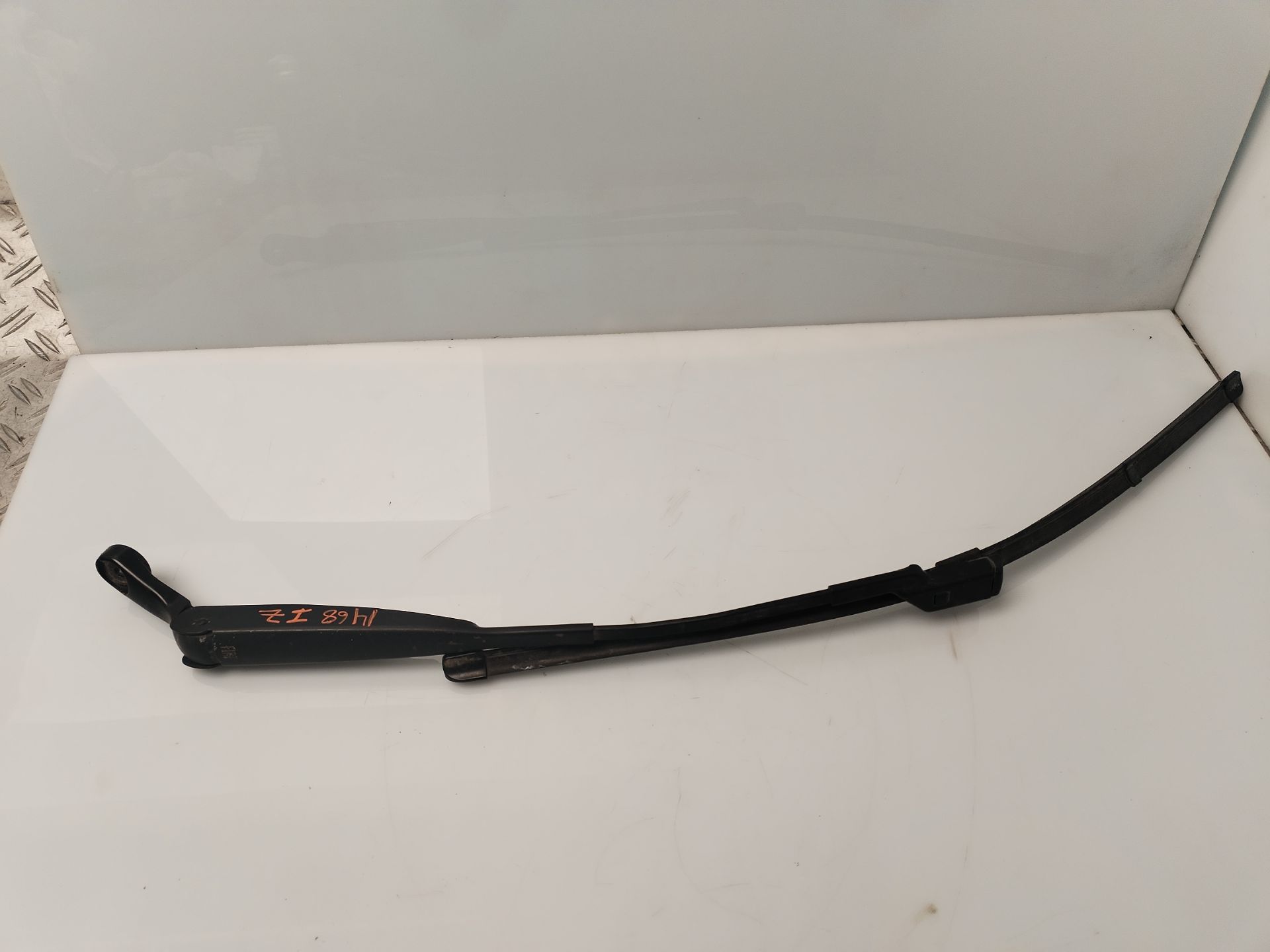 BRAZO LIMPIA DELANTERO IZQUIERDO 134371