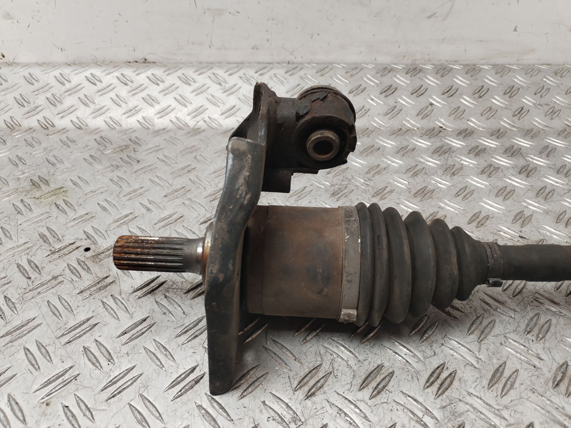 TRANSMISION TRASERA DERECHA 133927