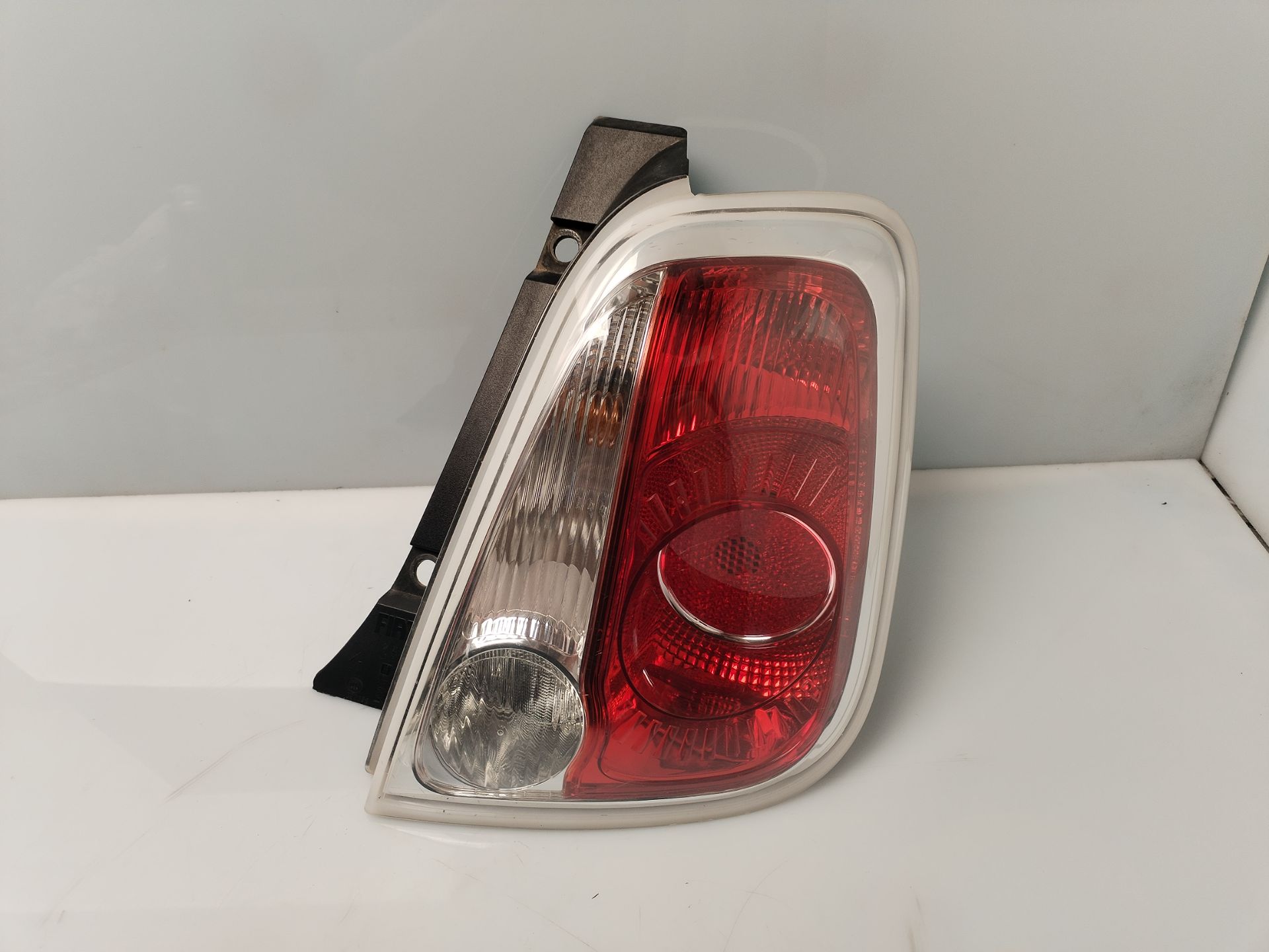 PILOTO TRASERO DERECHO 134355