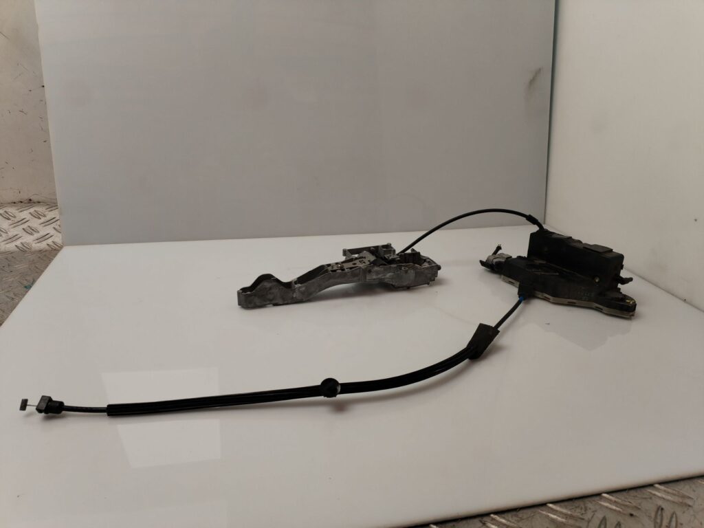 CERRADURA PUERTA DELANTERA DERECHA 133336
