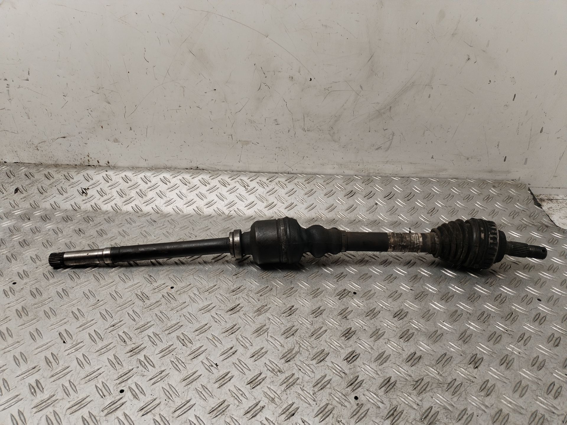 TRANSMISION DELANTERA DERECHA 133088