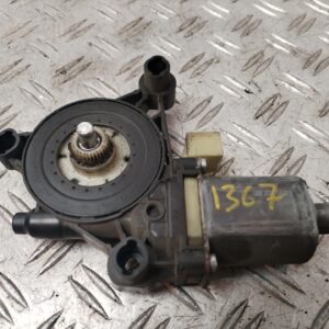 MOTOR ELEVALUNAS DELANTERO DERECHO 132677