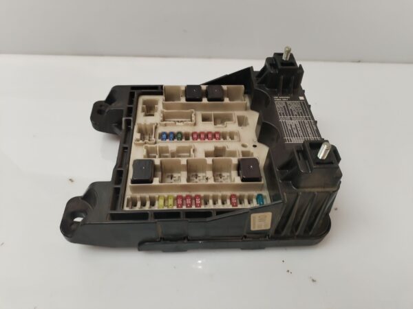 CAJA RELES / FUSIBLES 133538