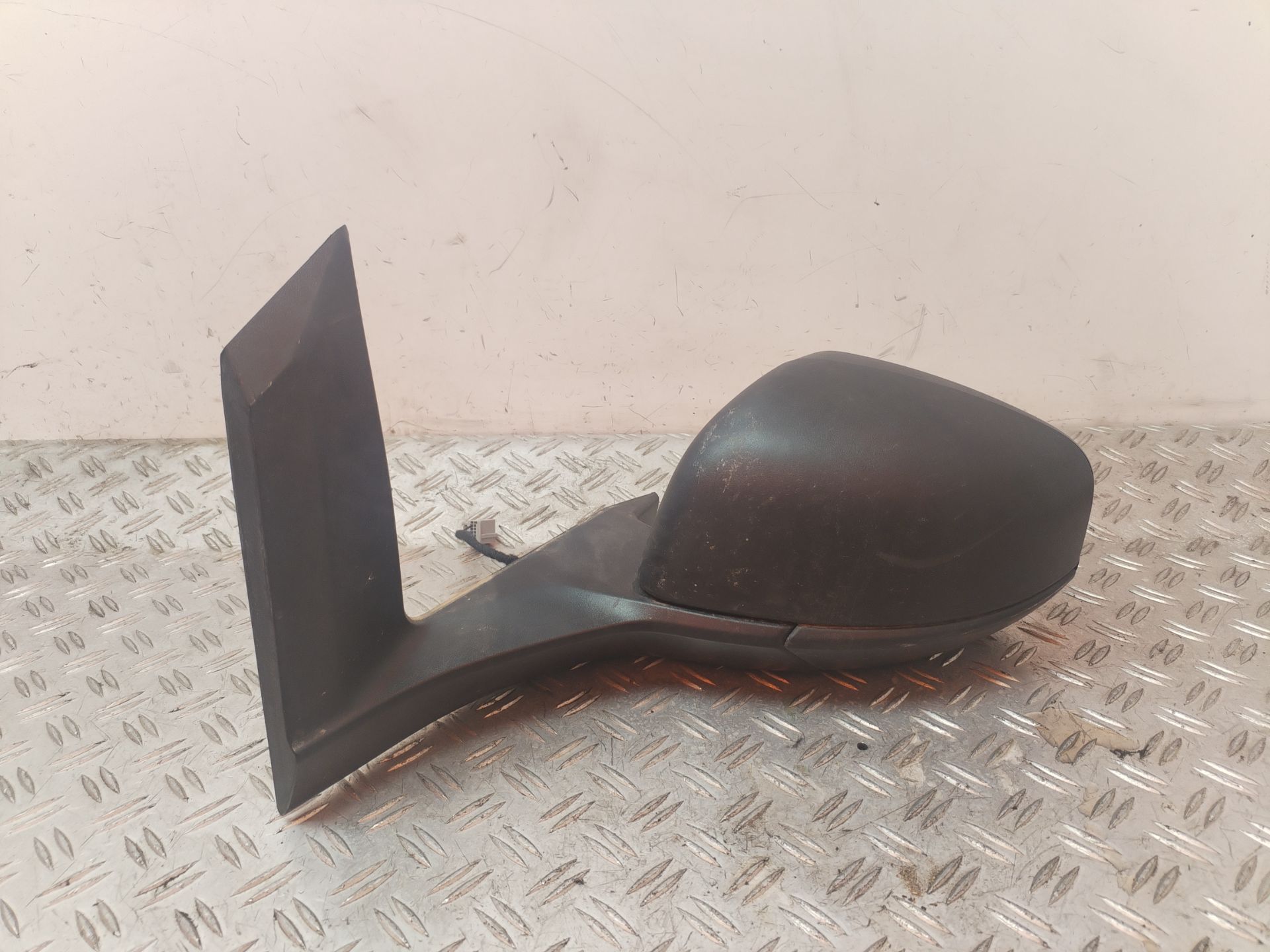 RETROVISOR IZQUIERDO 130711