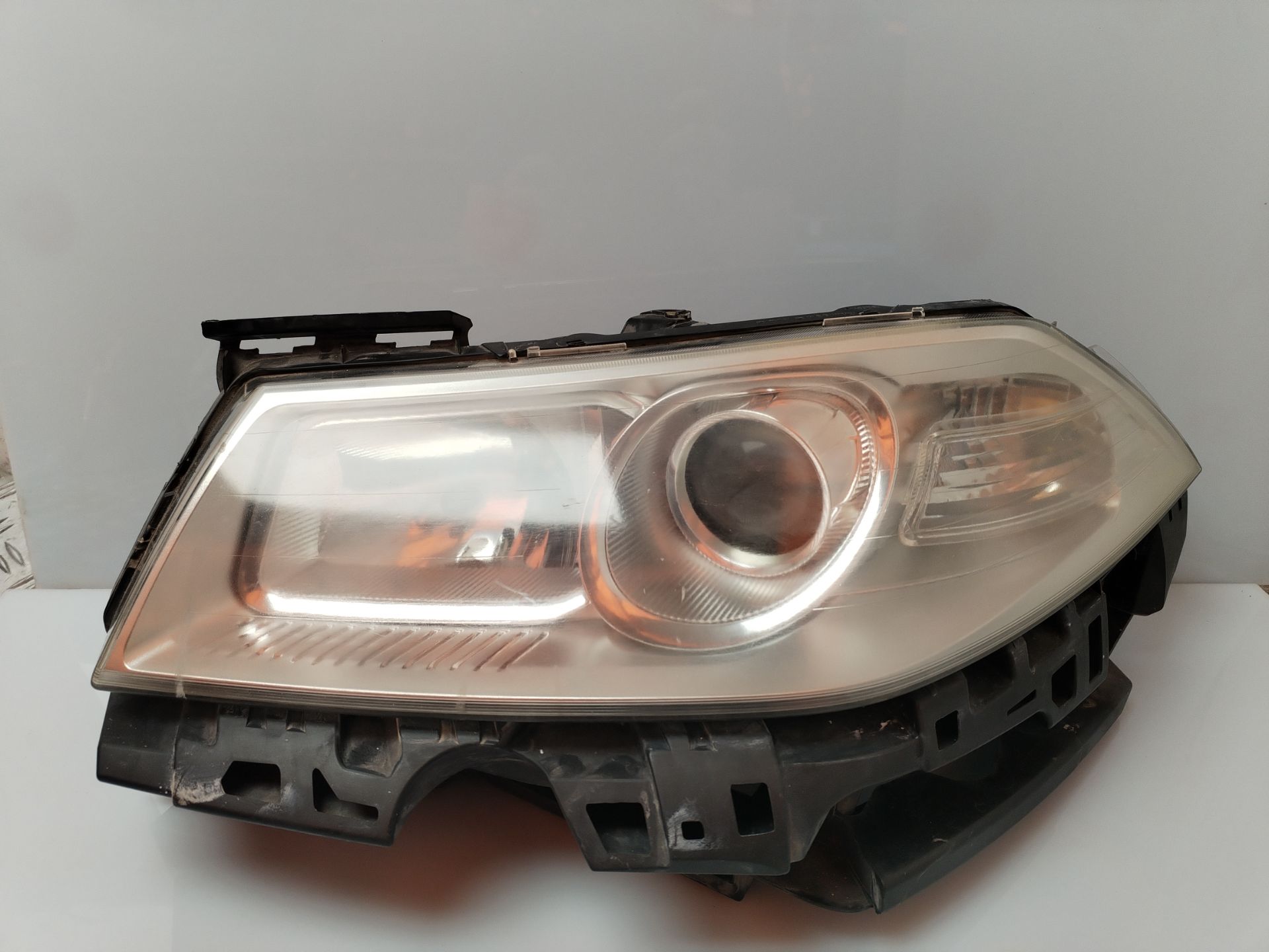 FARO IZQUIERDO 133044