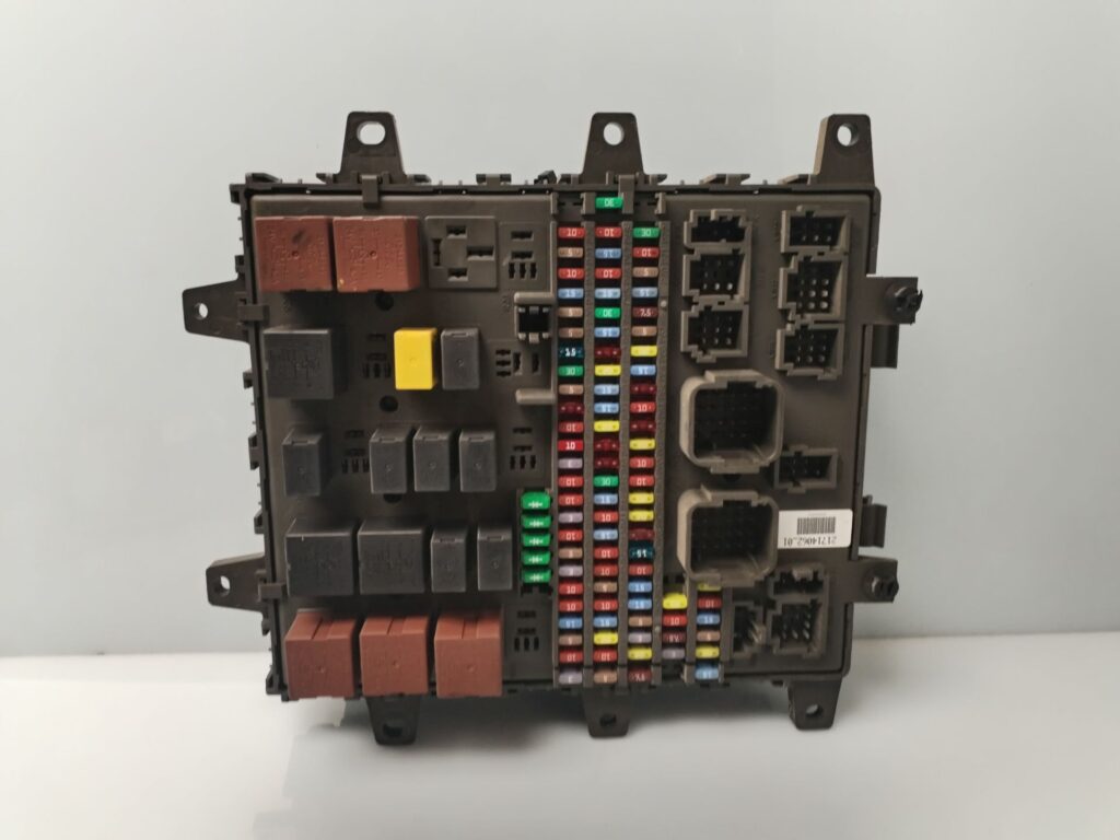CAJA RELES / FUSIBLES 133821