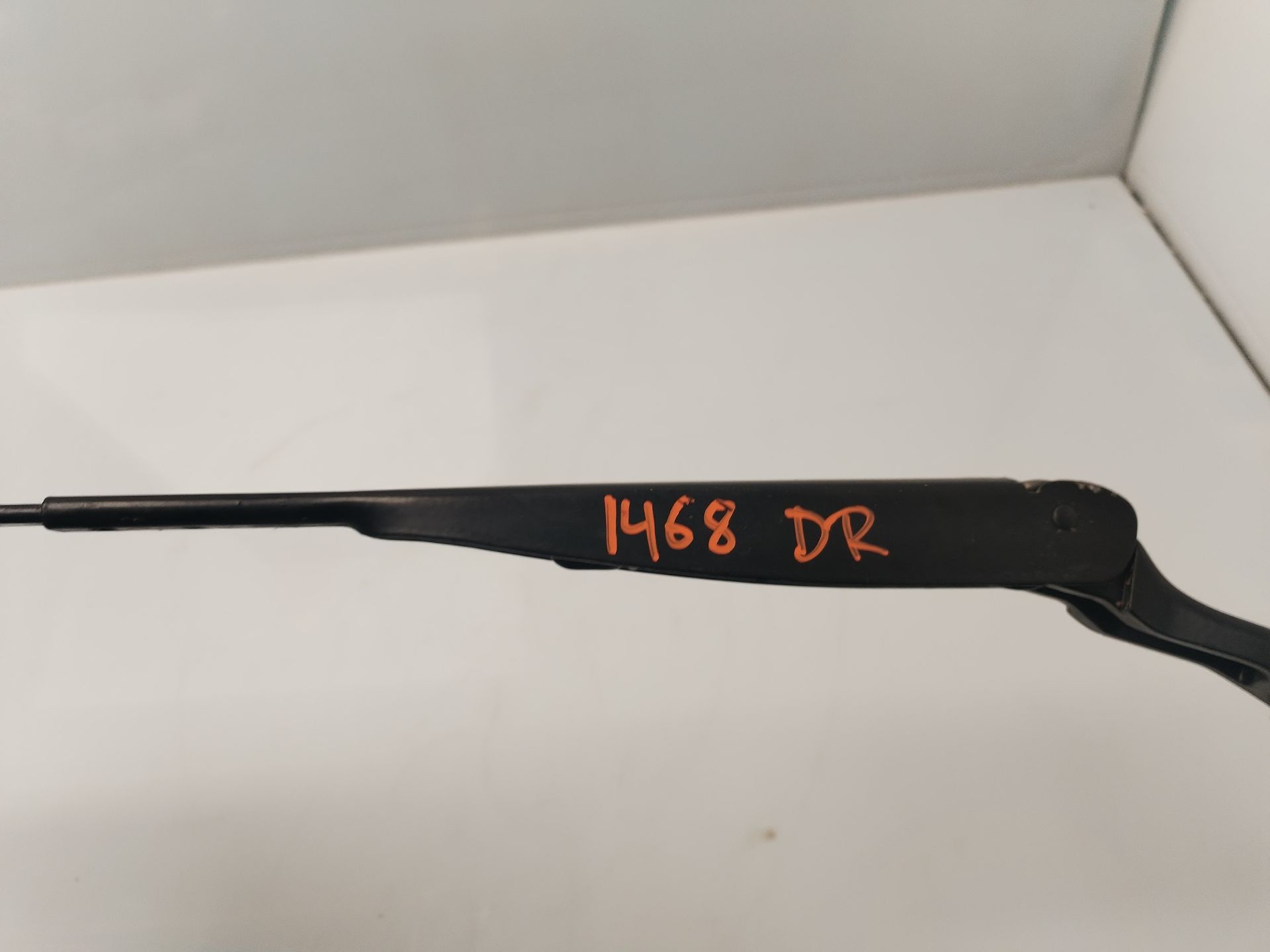 BRAZO LIMPIA DELANTERO DERECHO 134369